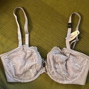Victoria’s Secret unlined Demi / New with tags / 32DD